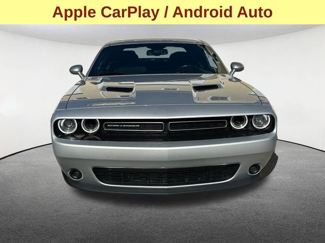 Used 2022 Dodge Challenger SXT image 4