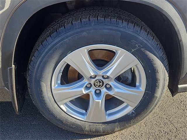 Used 2023 Toyota Highlander LE image 10