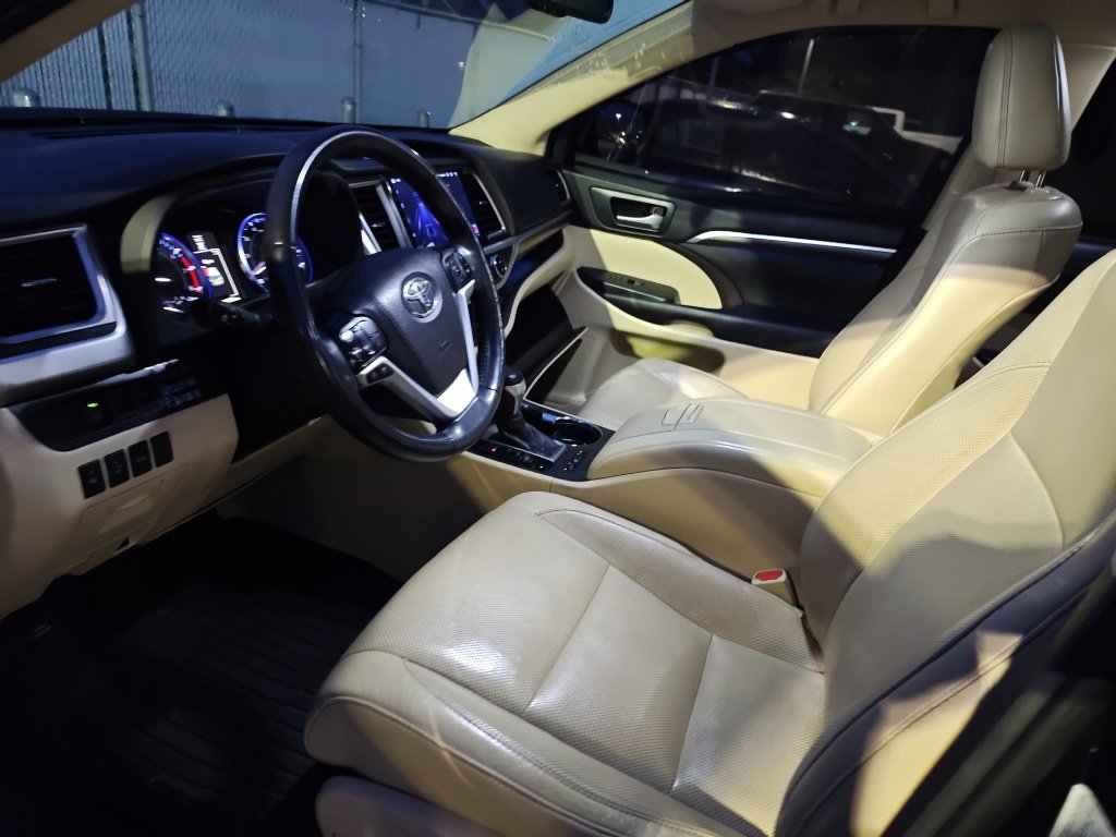 Used 2016 Toyota Highlander Limited AWD/4WD image 11