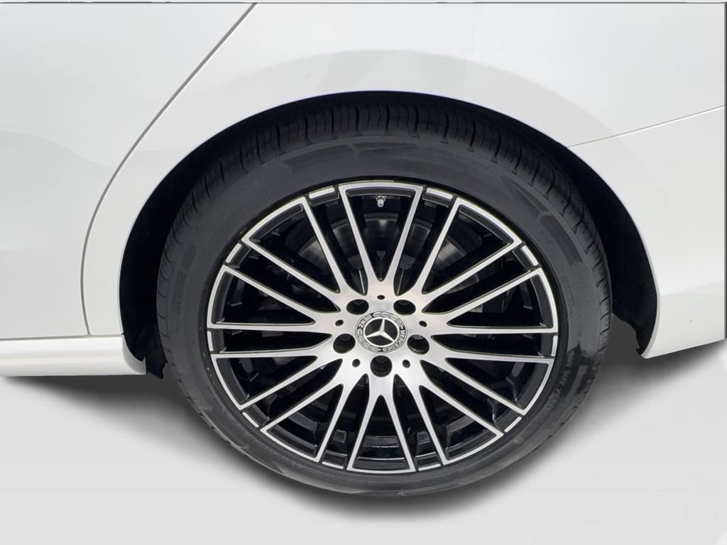 Used 2023 Mercedes-Benz C 300 Sedan image 12