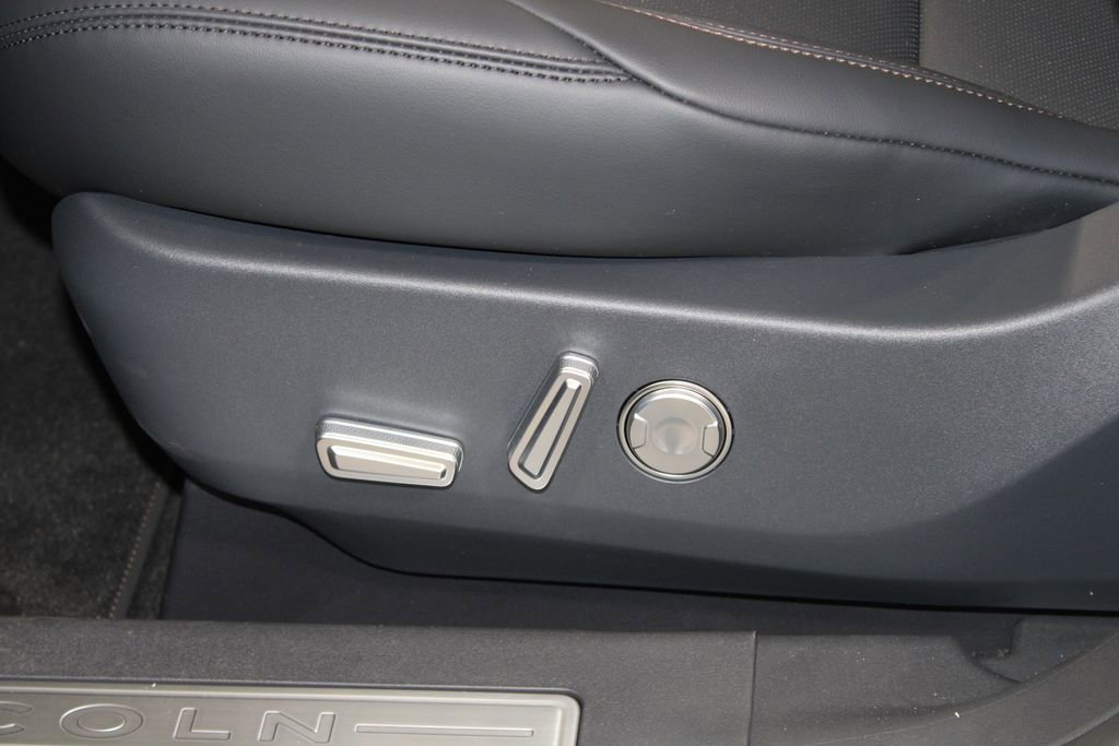 New 2026 Lincoln Nautilus Premier w/ Equipment Group 102A image 21