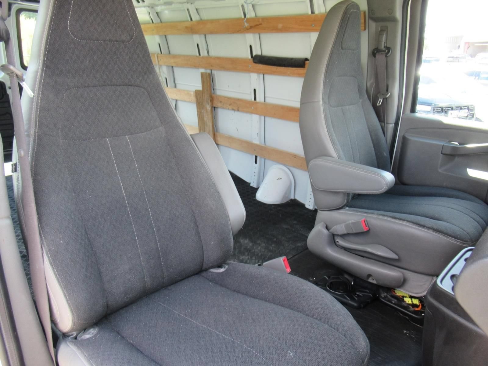 Used 2021 GMC Savana 2500 w/ Driver Convenience Package RWD image 9