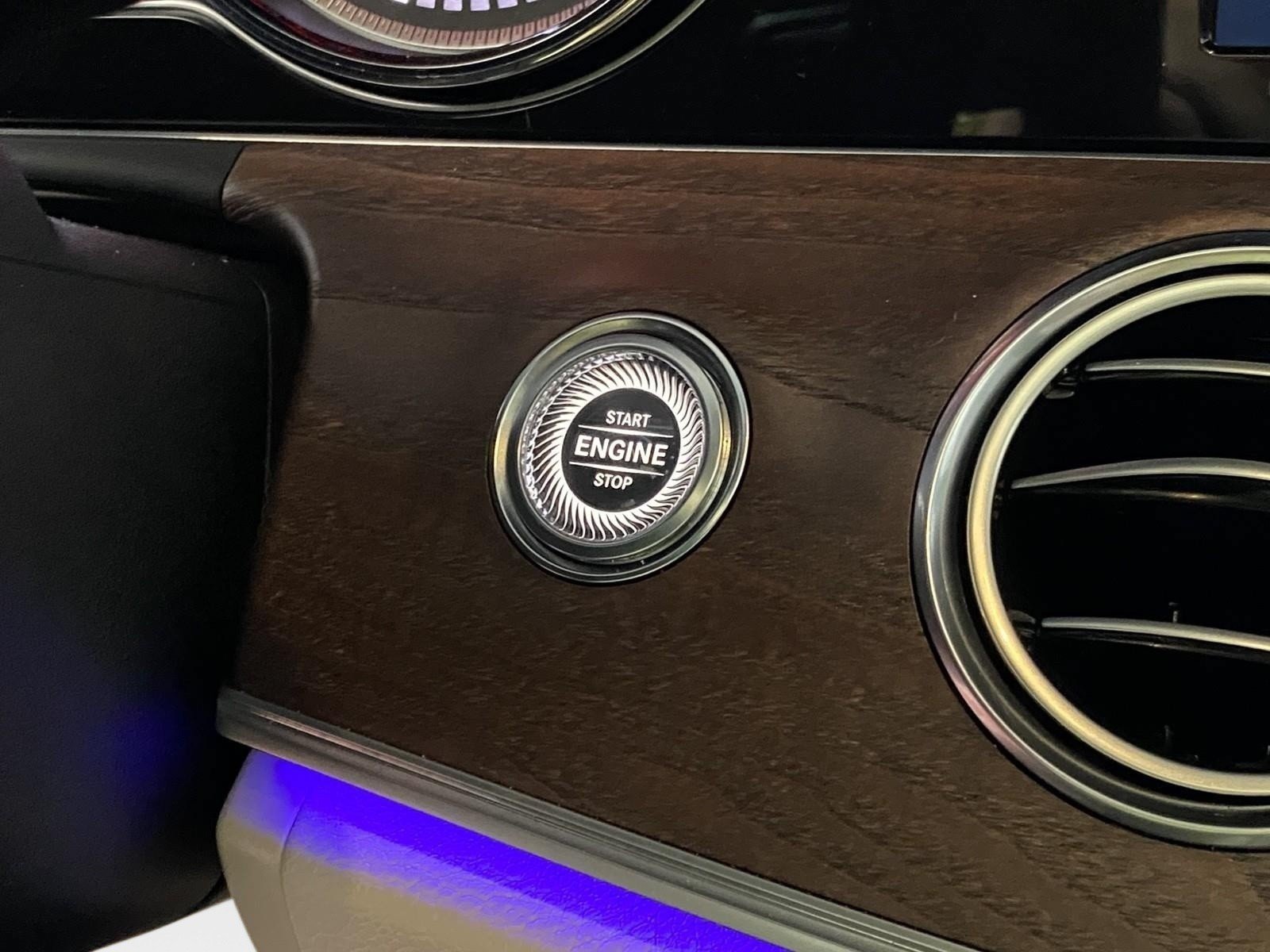 Used 2017 Mercedes-Benz E 300 4MATIC image 24