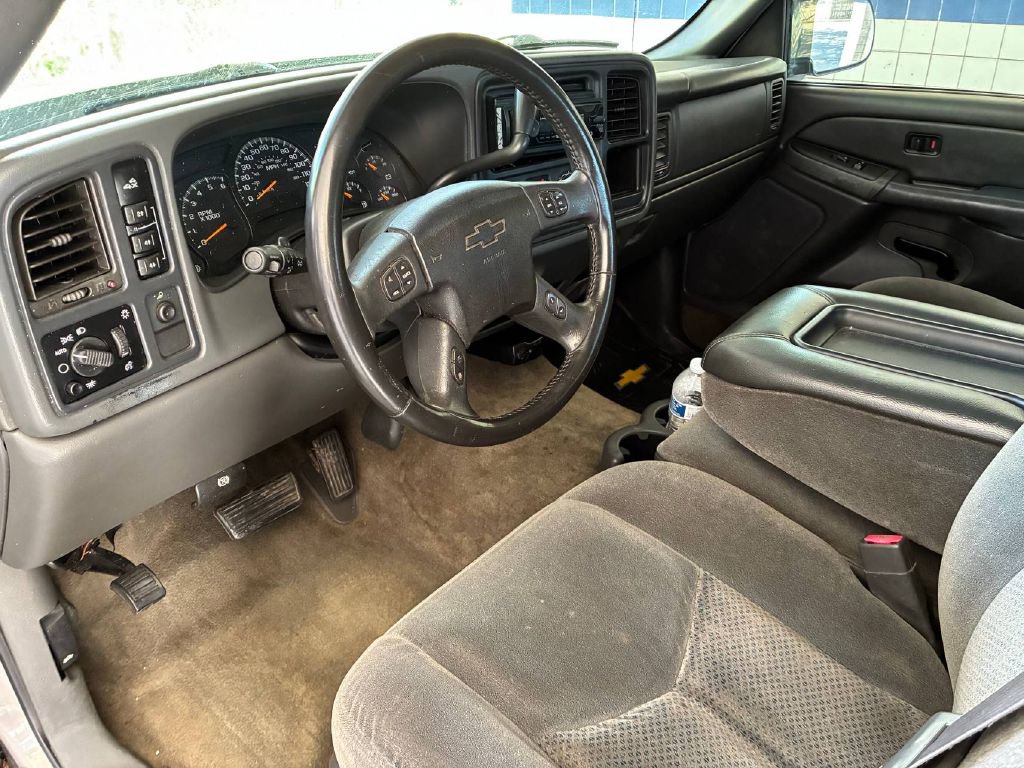 Used 2005 Chevrolet Silverado 2500 LS w/ Skid Plate Package AWD/4WD image 10