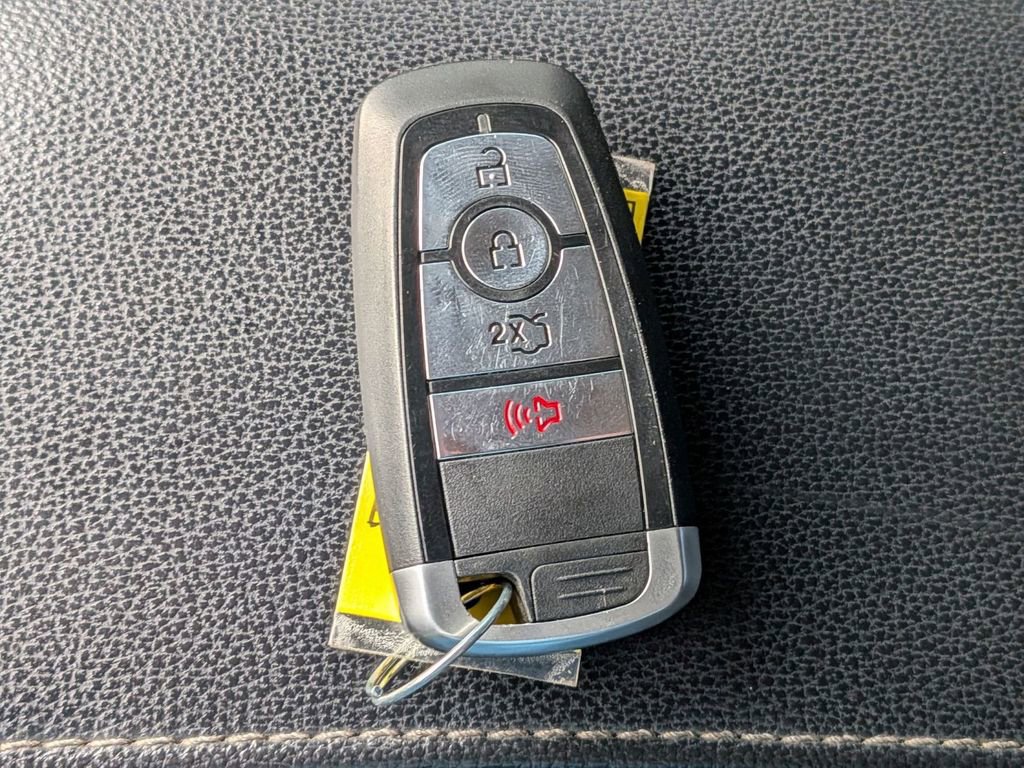 Used 2019 Ford Fusion SE image 35