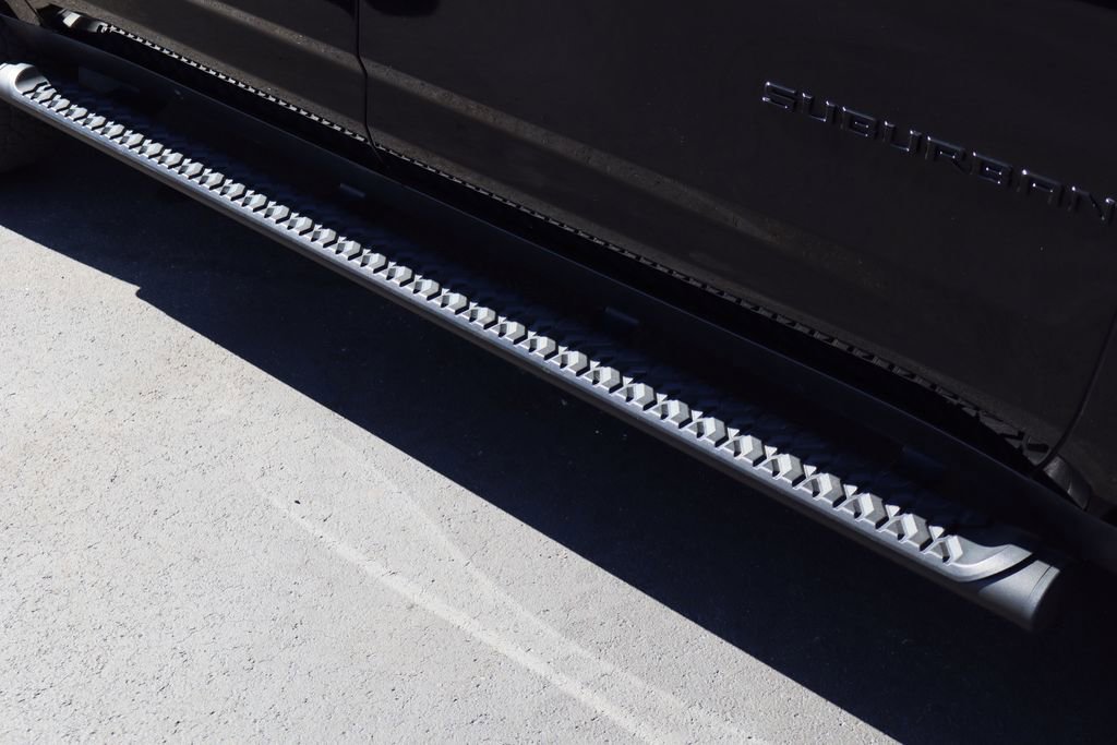 Used 2023 Chevrolet Suburban Z71 w/ Luxury Package image 10