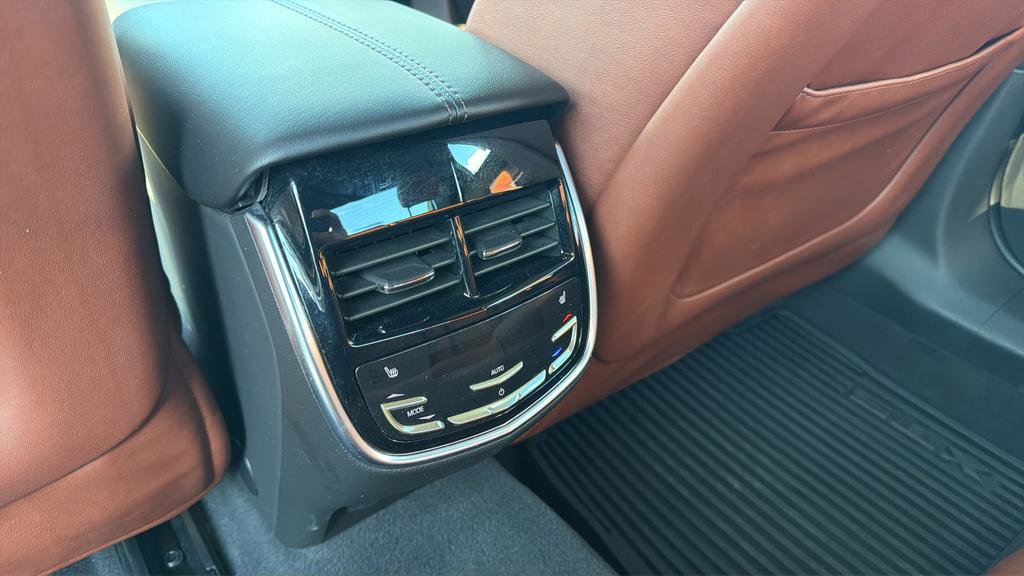 Used 2015 Cadillac XTS Premium image 17