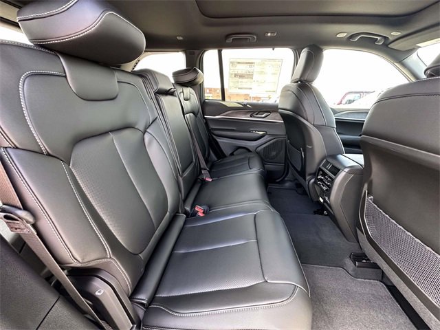 New 2025 Jeep Grand Cherokee Limited image 31
