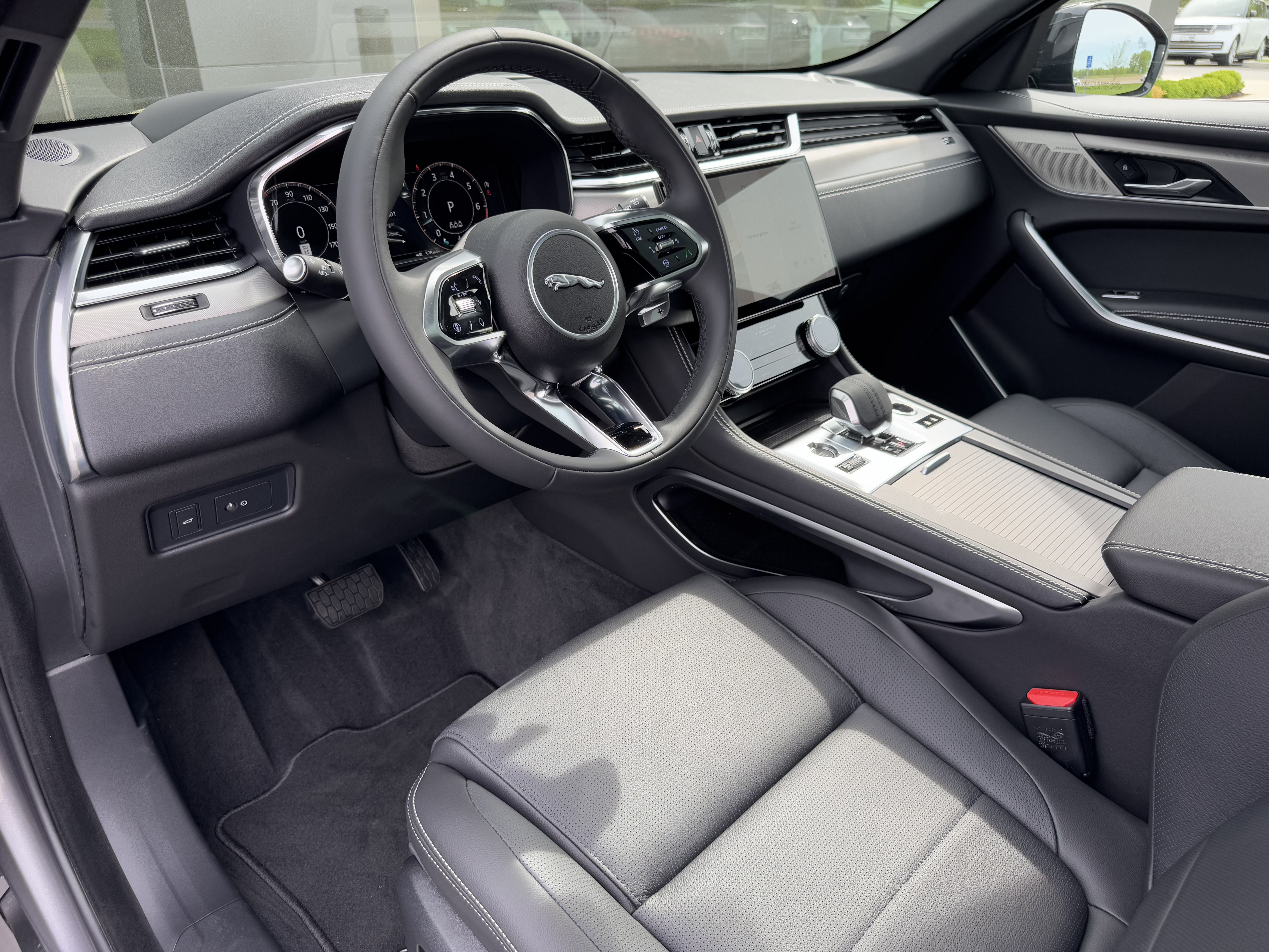 Used 2026 Jaguar F-PACE R-Dynamic S AWD/4WD image 13