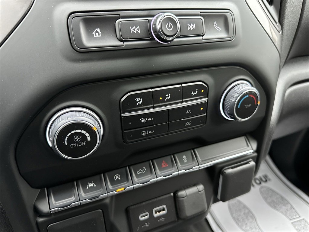 Used 2025 Chevrolet Silverado 1500 Custom image 18