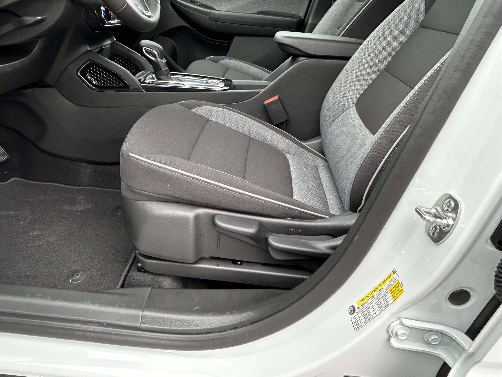 New 2026 Chevrolet TrailBlazer LT w/ Midnight Edition FWD image 16