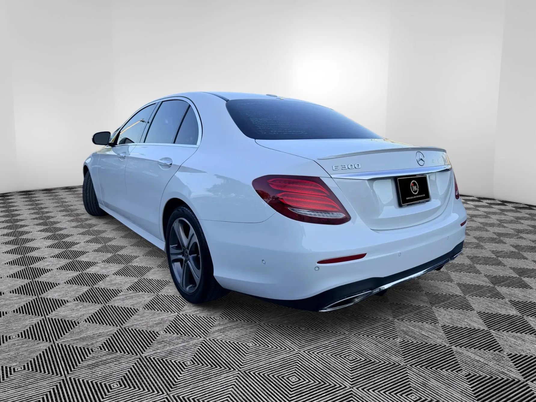Used 2019 Mercedes-Benz E 300 image 8