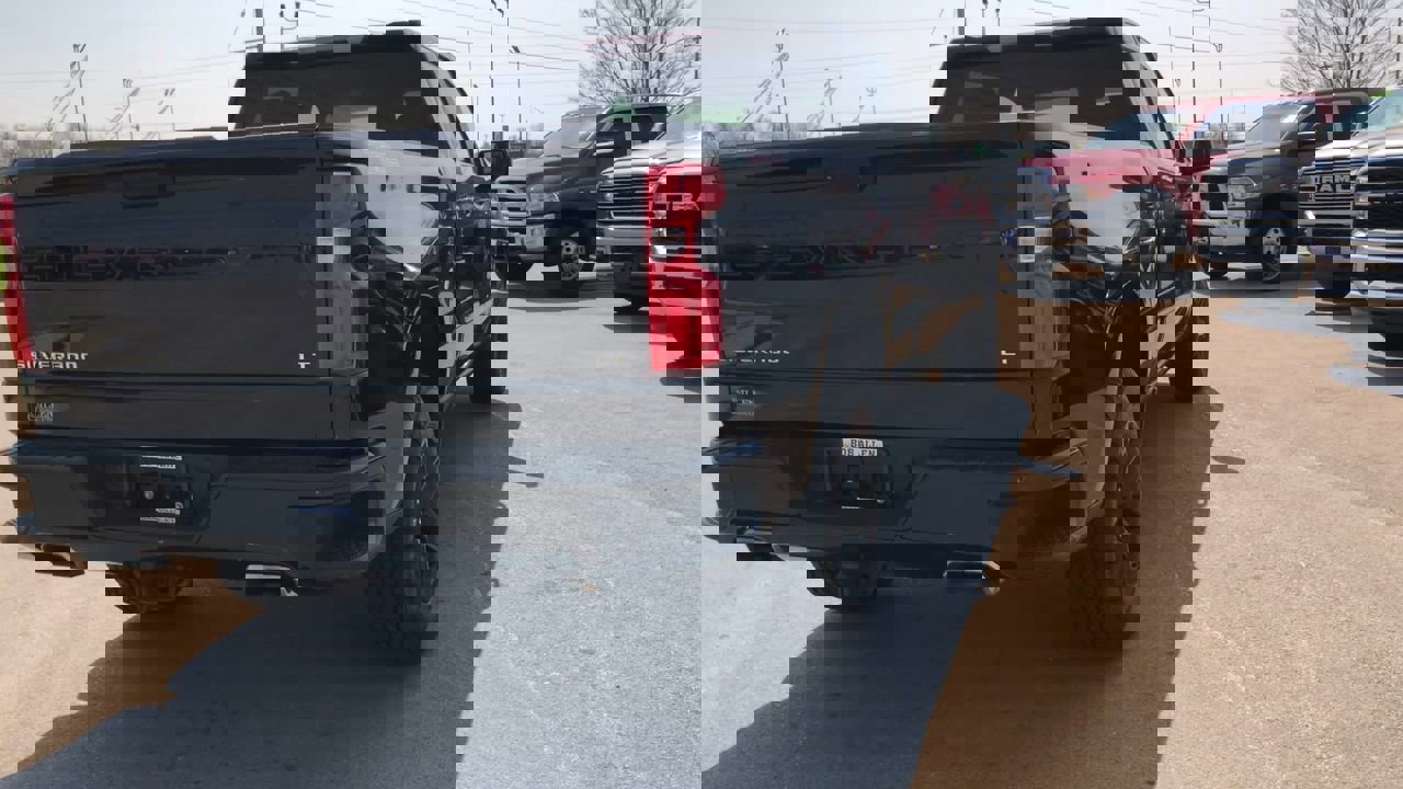 Used 2021 Chevrolet Silverado 1500 LT Trail Boss w/ Bed Protection Package image 7