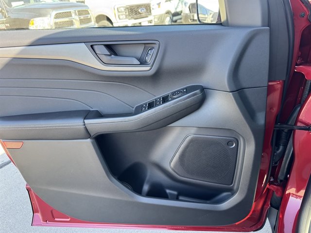 New 2025 Ford Escape Active w/ Tech Pack #1 AWD/4WD image 8