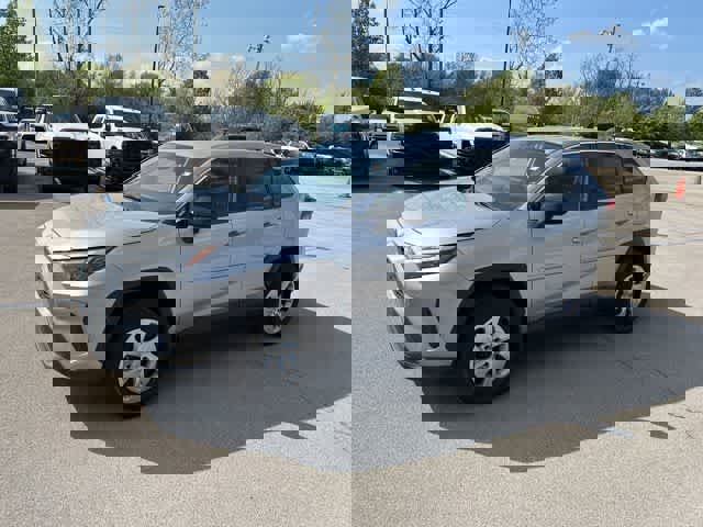 Used 2023 Toyota RAV4 LE image 16