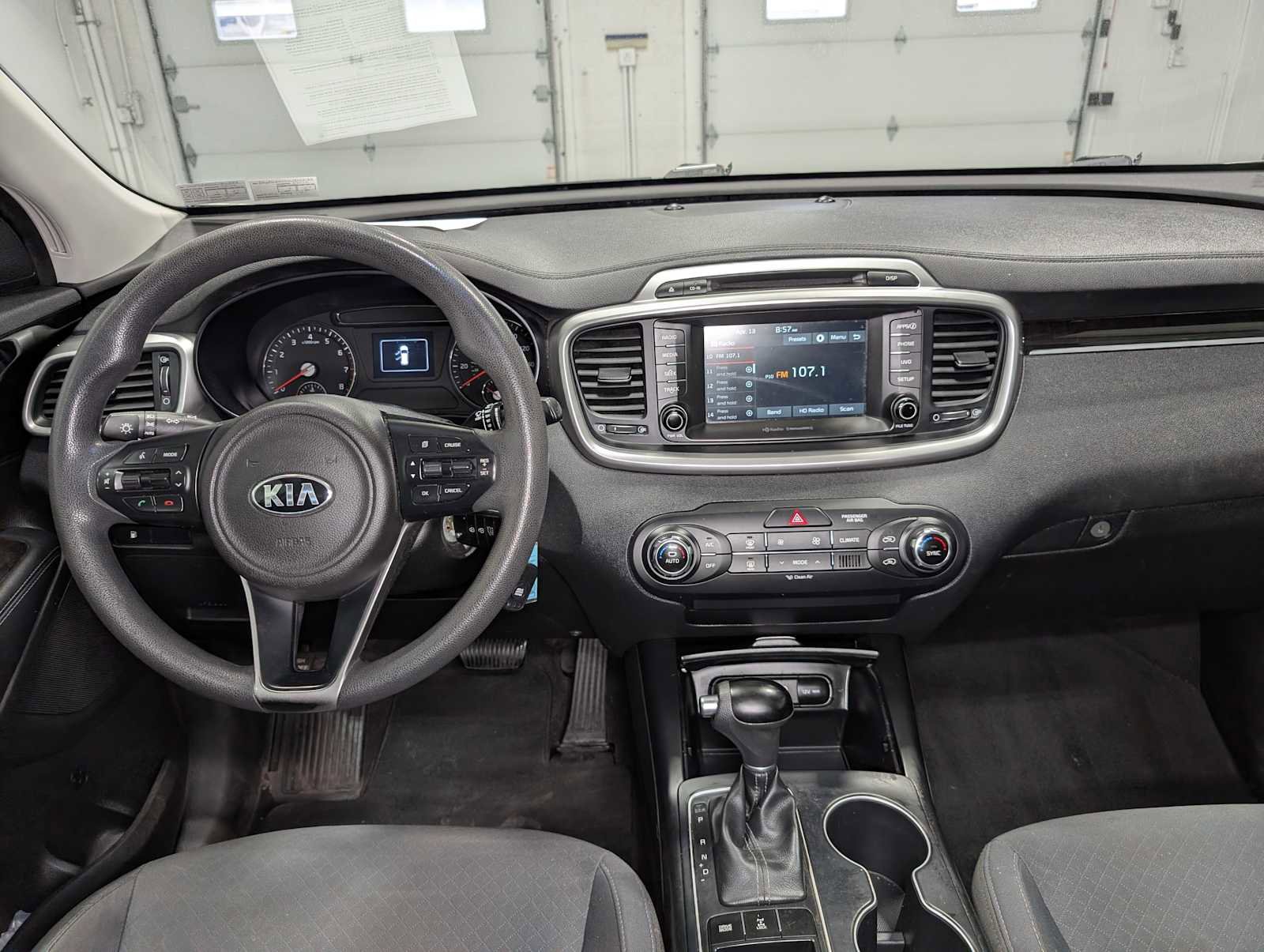 Used 2018 Kia Sorento LX image 17