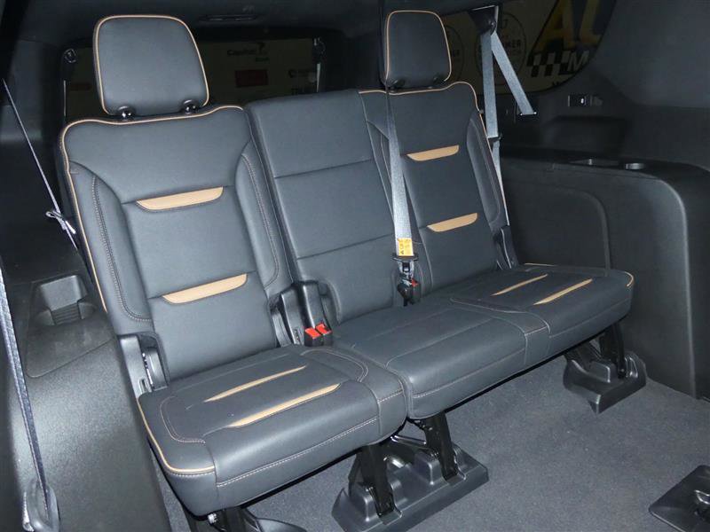 Used 2022 GMC Yukon XL AT4 AWD/4WD image 28
