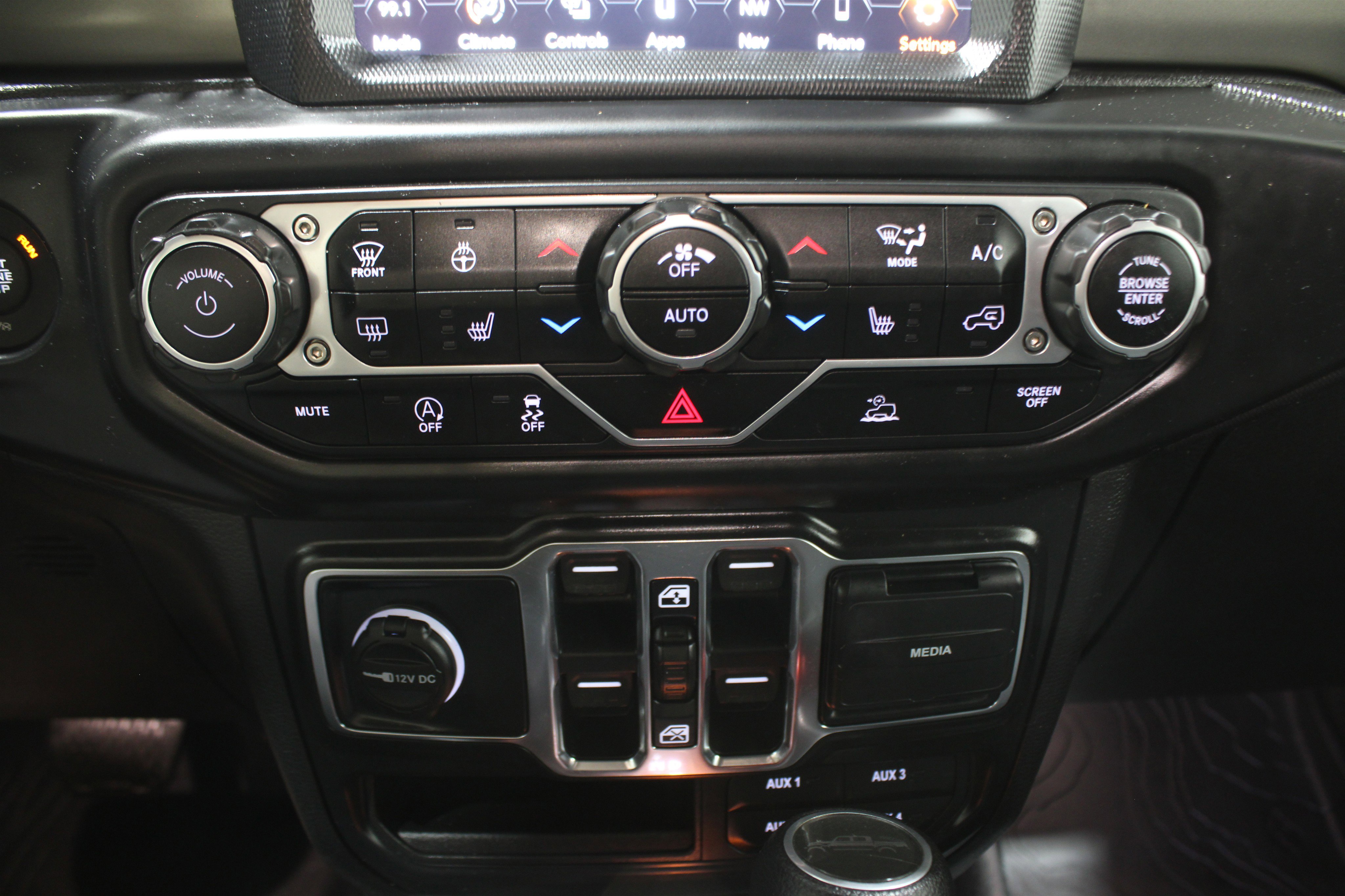 Used 2021 Jeep Gladiator Willys image 22