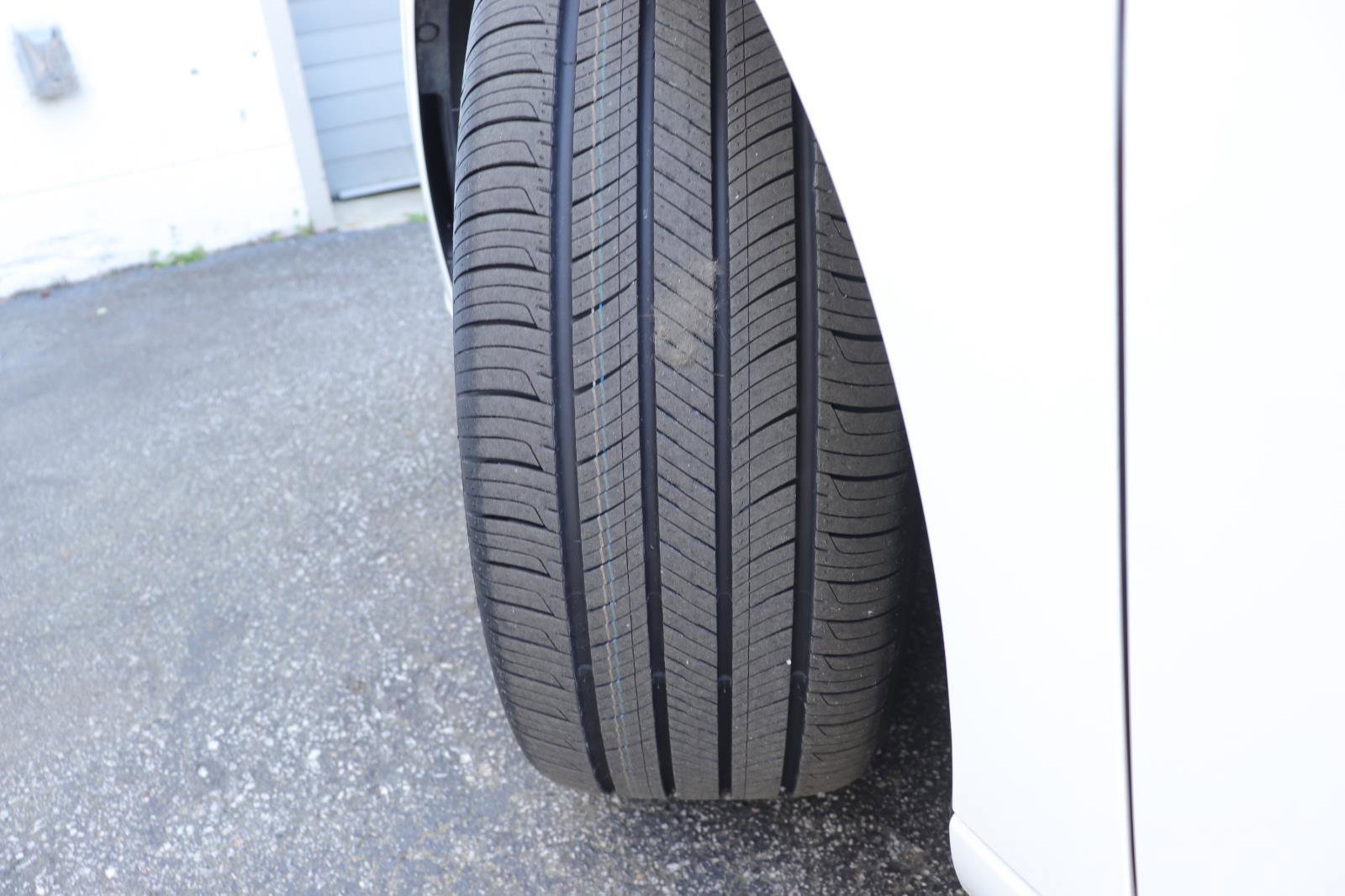 Used 2023 Hyundai Elantra Limited w/ Cargo Package image 35