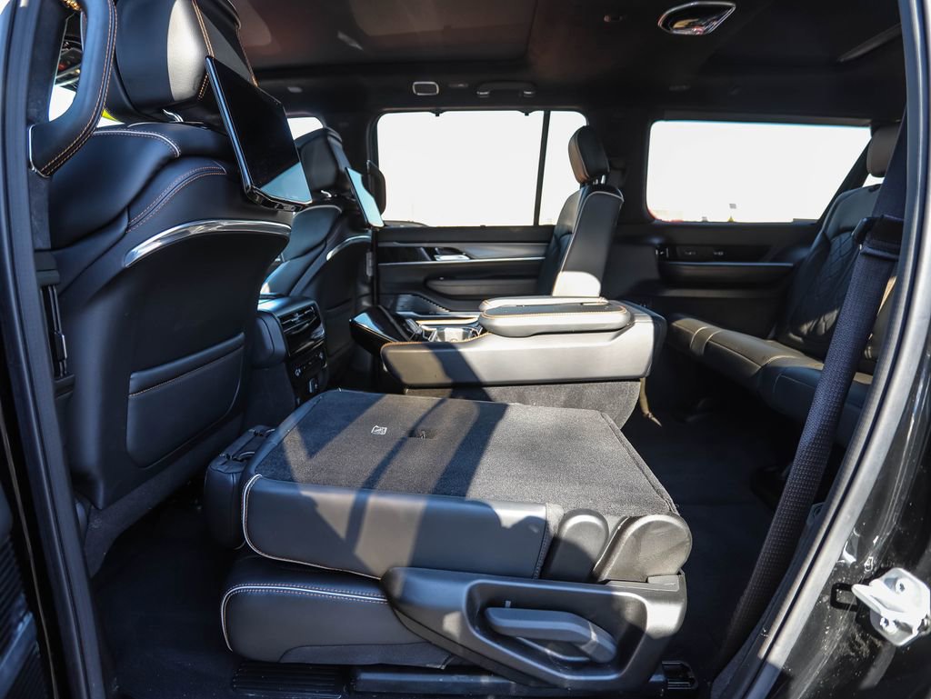 Used 2023 Jeep Grand Wagoneer L Series III w/ Rear Seat Video Group 1 image 17