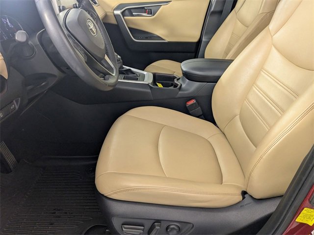 Used 2019 Toyota RAV4 Limited image 13