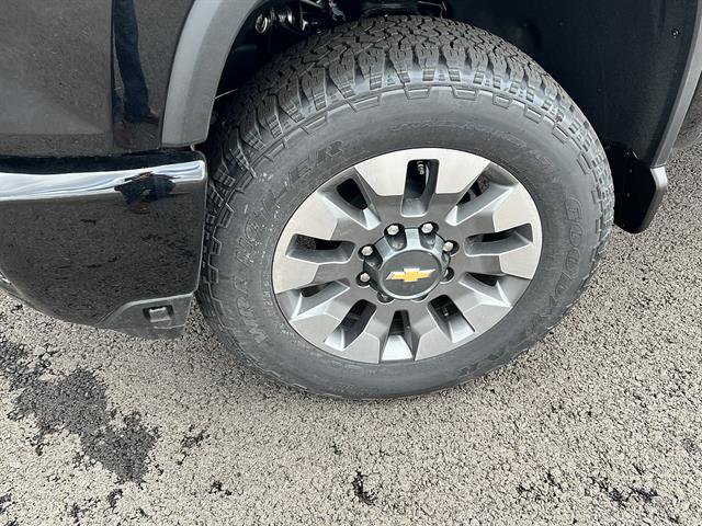 New 2026 Chevrolet Silverado 2500 Custom w/ Custom Value Package AWD/4WD image 10
