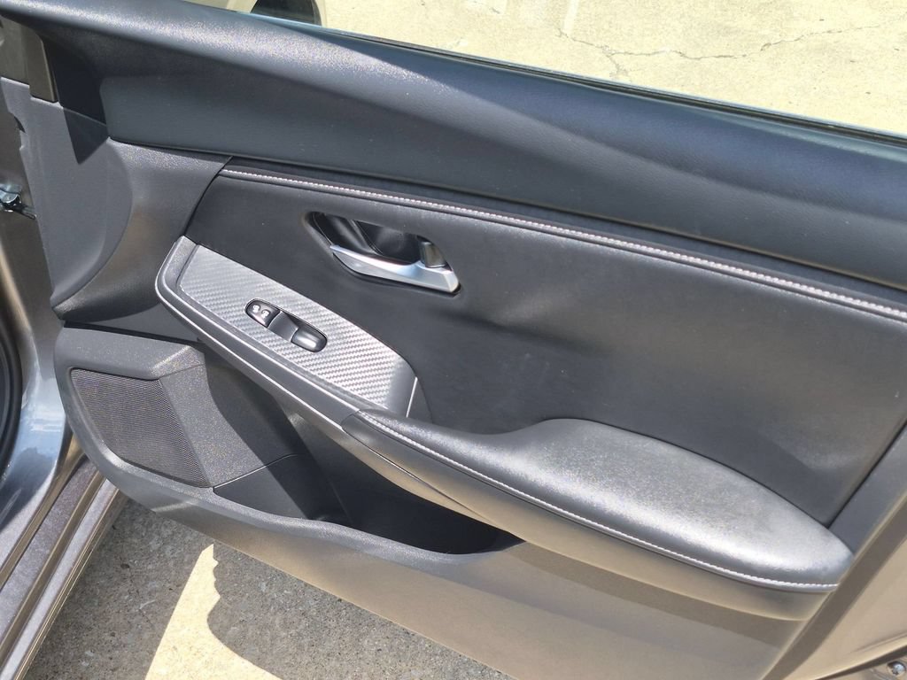 Used 2025 Nissan Sentra SV FWD image 32