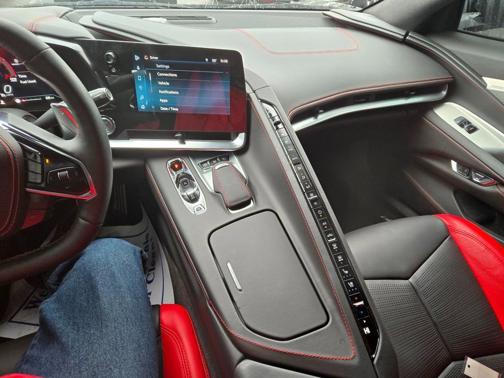 Used 2025 Chevrolet Corvette Stingray image 7