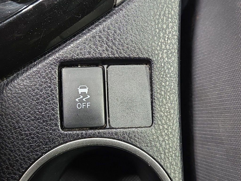 Used 2015 Toyota Corolla LE image 21