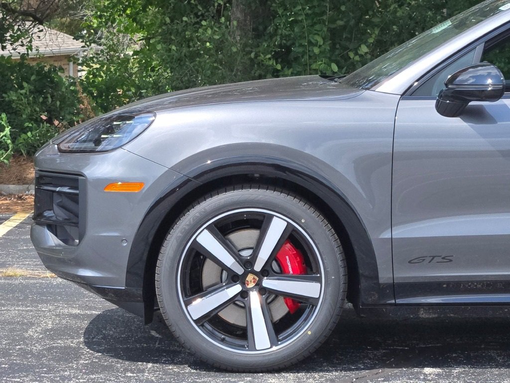 New 2025 Porsche Cayenne GTS image 11