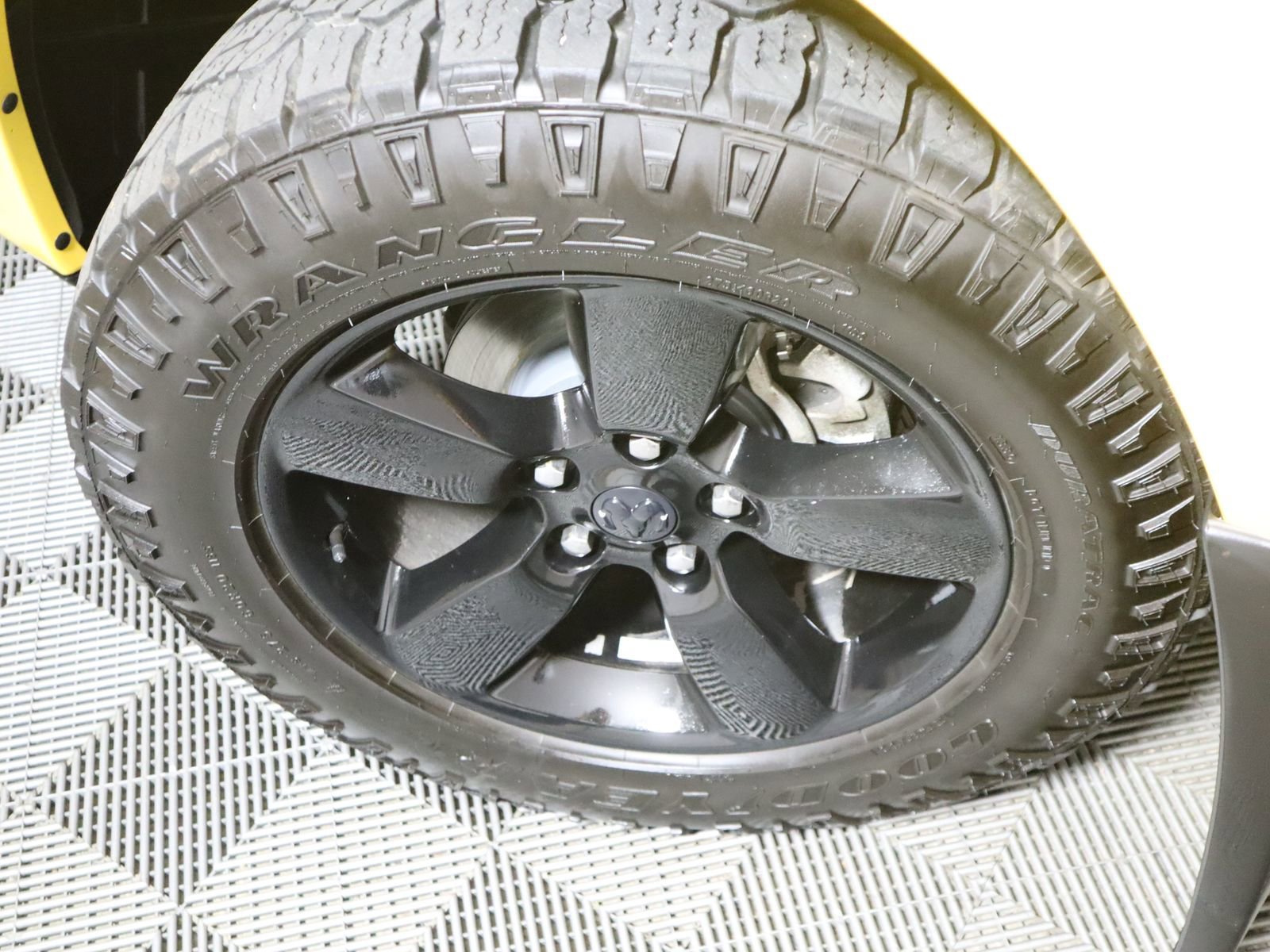 Used 2019 RAM 1500 Express w/ Wheel & Sound Group AWD/4WD image 19