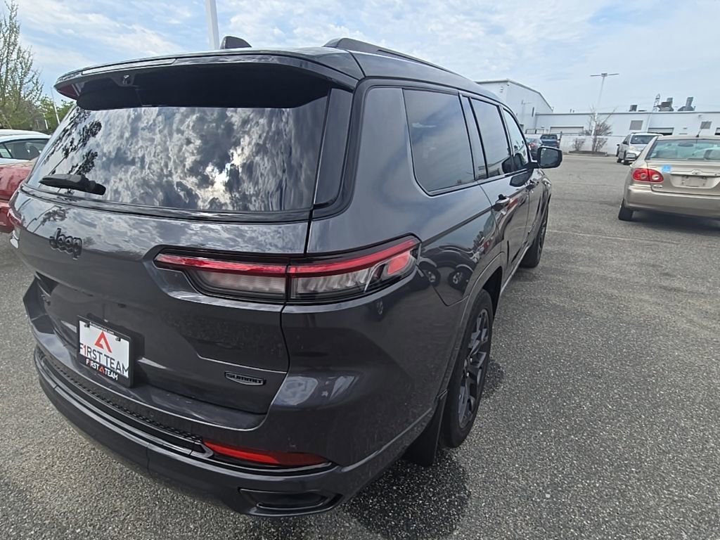 Used 2023 Jeep Grand Cherokee L Summit image 5