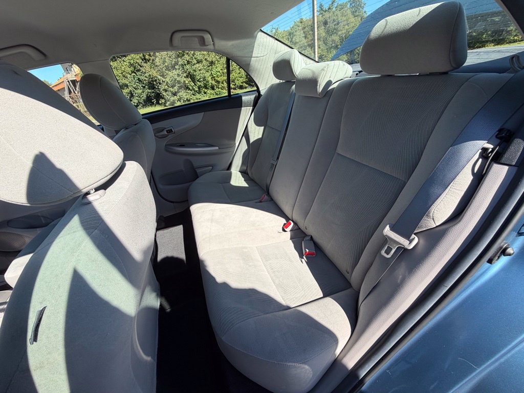 Used 2013 Toyota Corolla LE FWD image 22