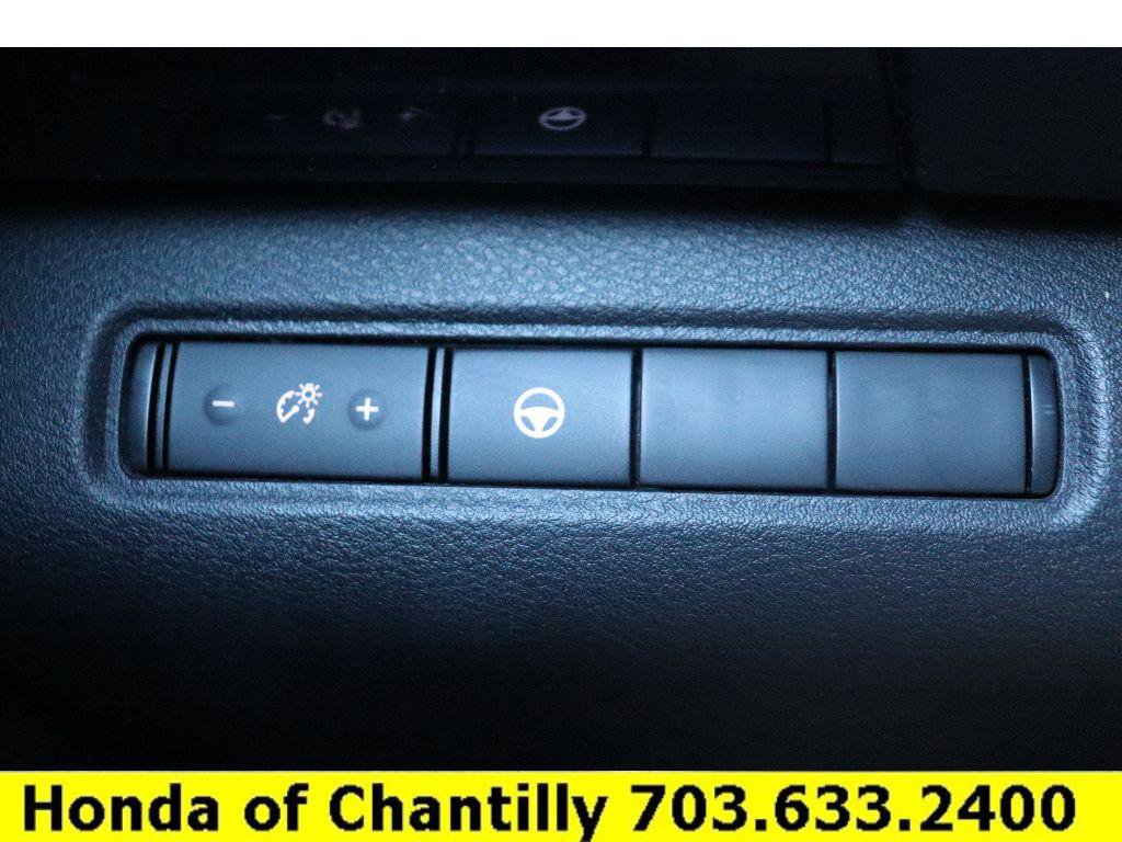 Used 2022 Nissan Pathfinder SV image 14