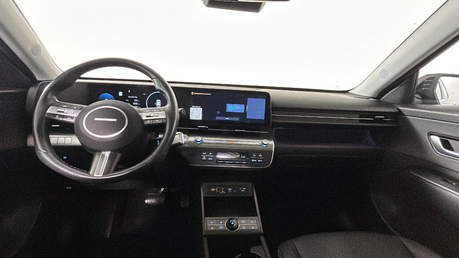 Used 2025 Hyundai Kona Limited AWD/4WD image 34