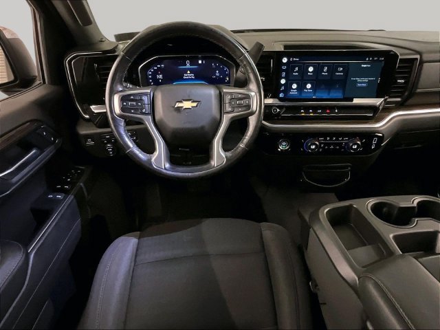 Used 2022 Chevrolet Silverado 1500 LT AWD/4WD image 6