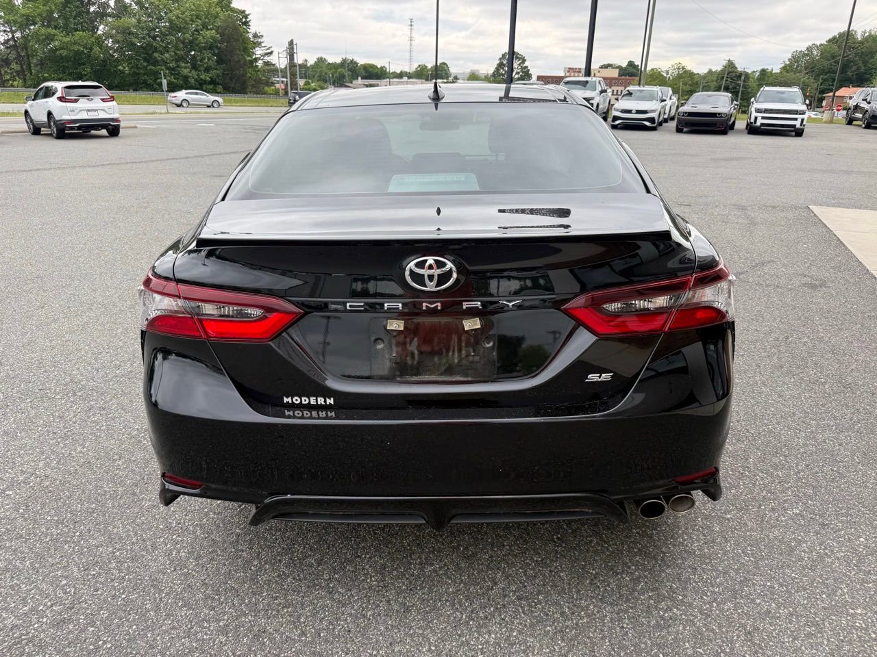 Used 2023 Toyota Camry SE FWD image 7