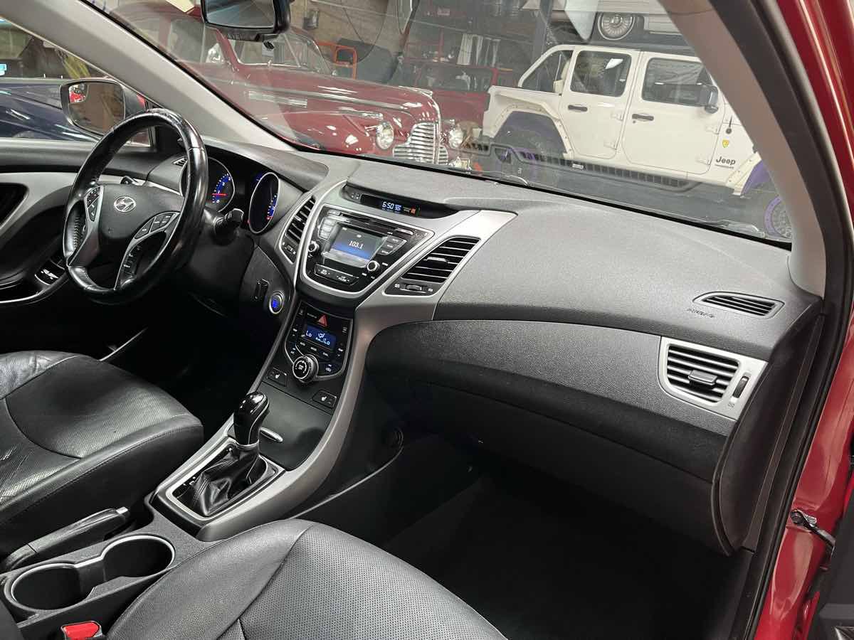 Used 2016 Hyundai Elantra Limited FWD image 10