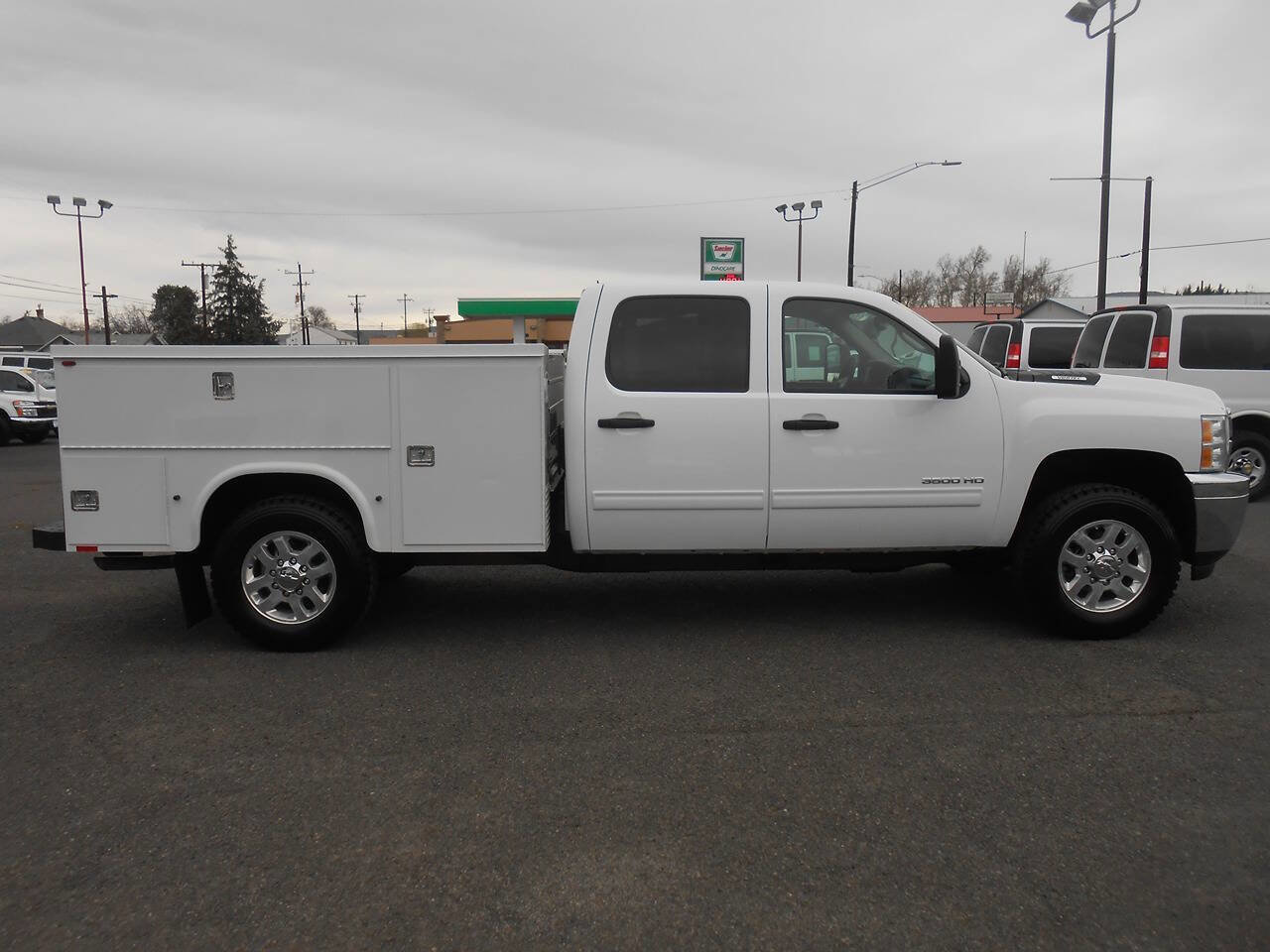 Used 2011 Chevrolet Silverado 3500 LT AWD/4WD image 2