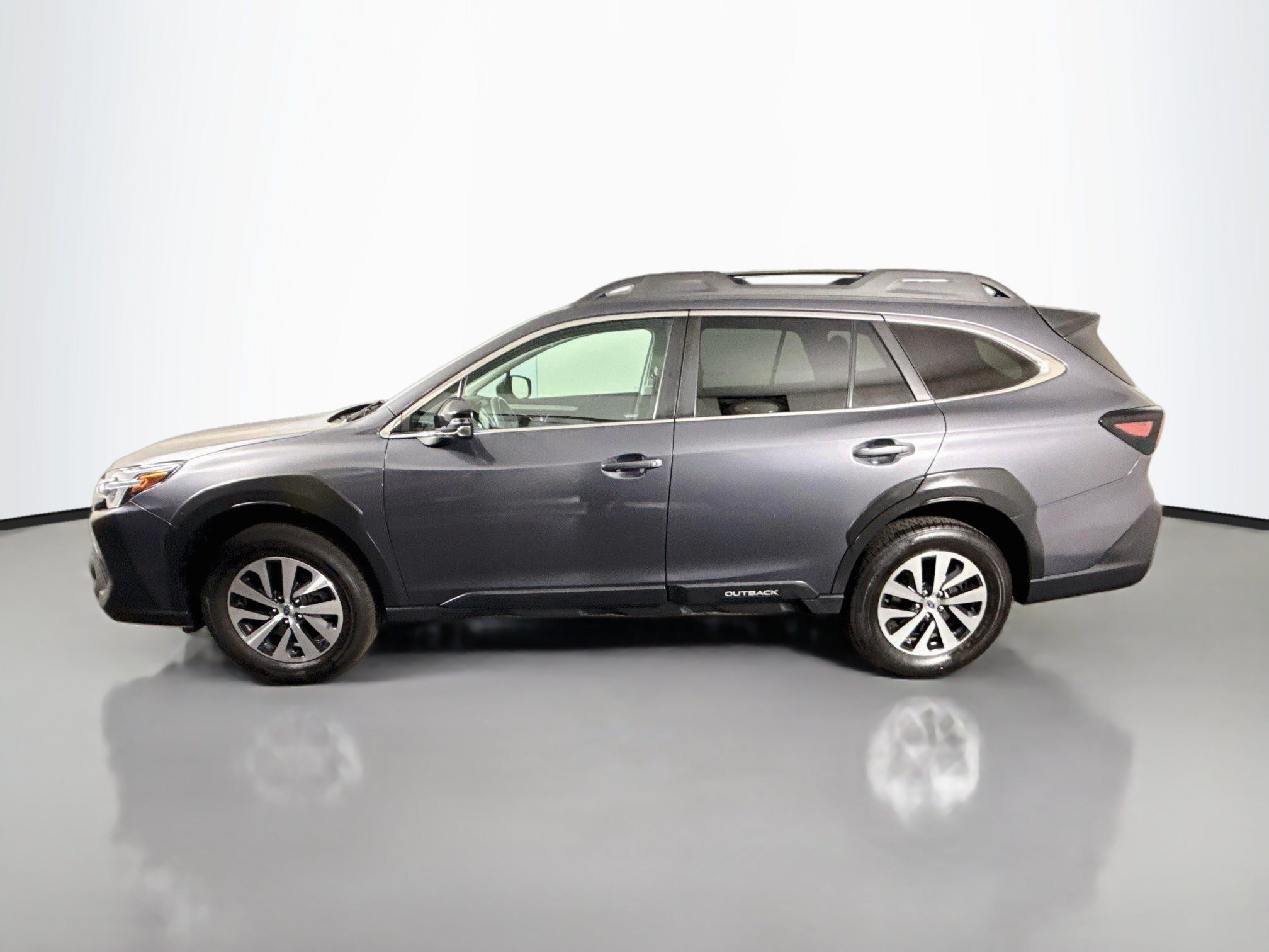 Used 2023 Subaru Outback Premium AWD/4WD image 6