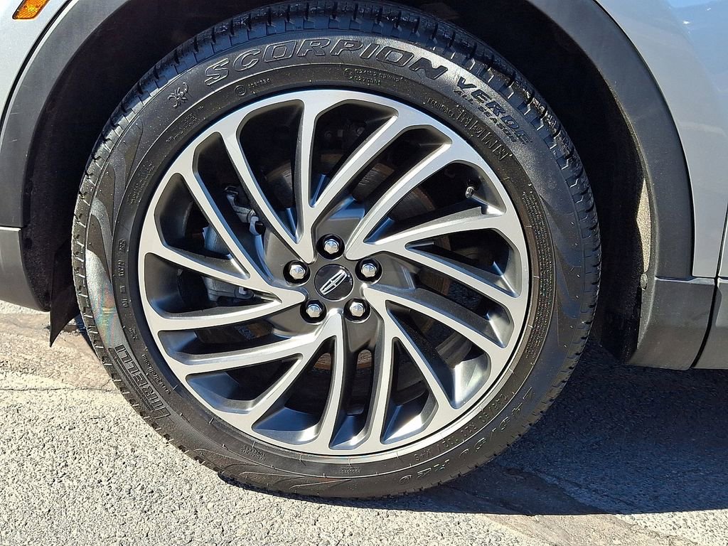 Certified 2020 Lincoln Nautilus Reserve image 8