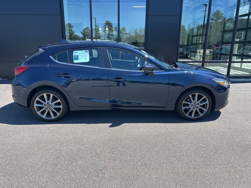 Used 2018 MAZDA MAZDA3 Touring FWD image 3