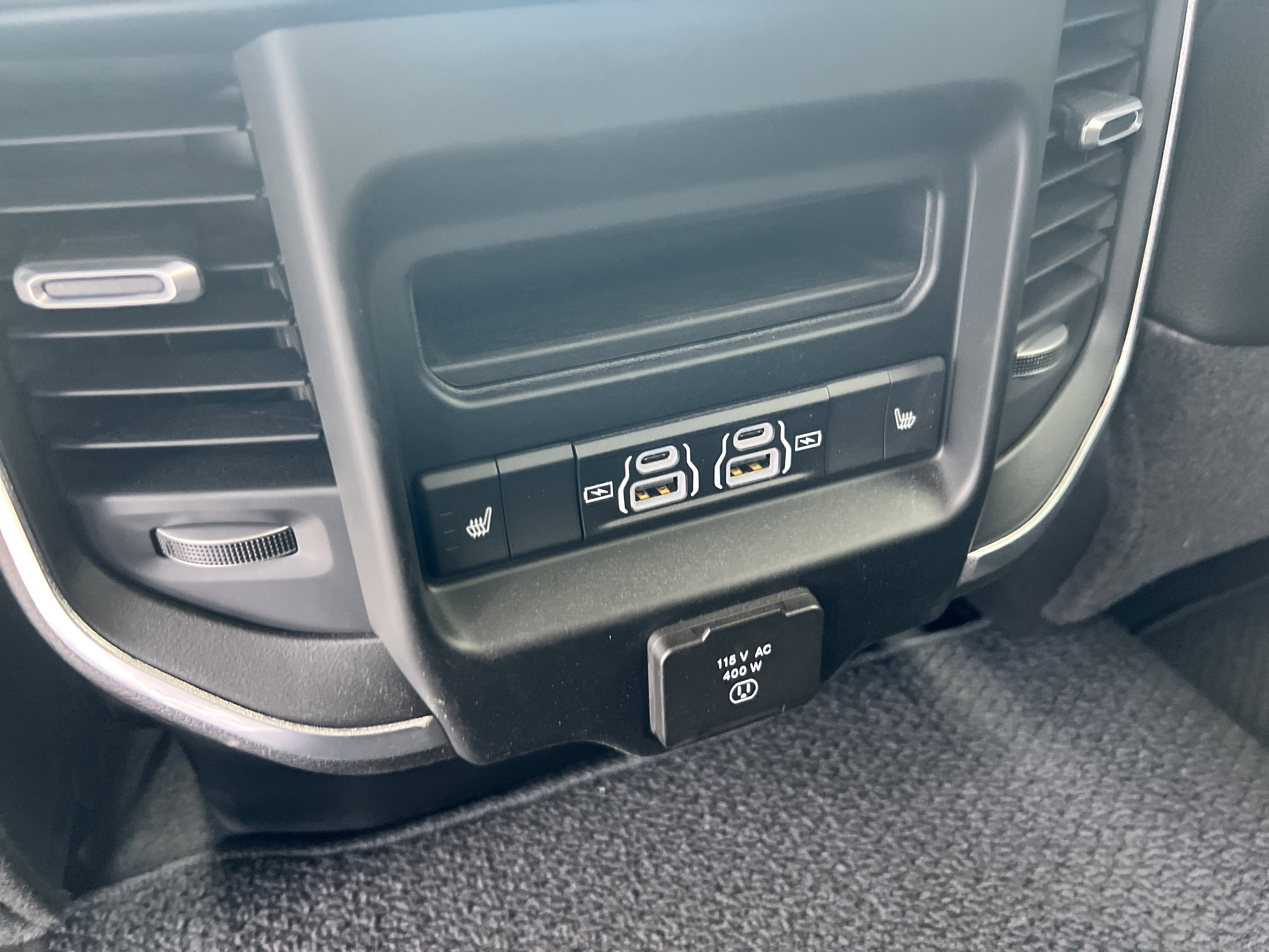 Used 2024 RAM 3500 Laramie w/ Night Edition image 17