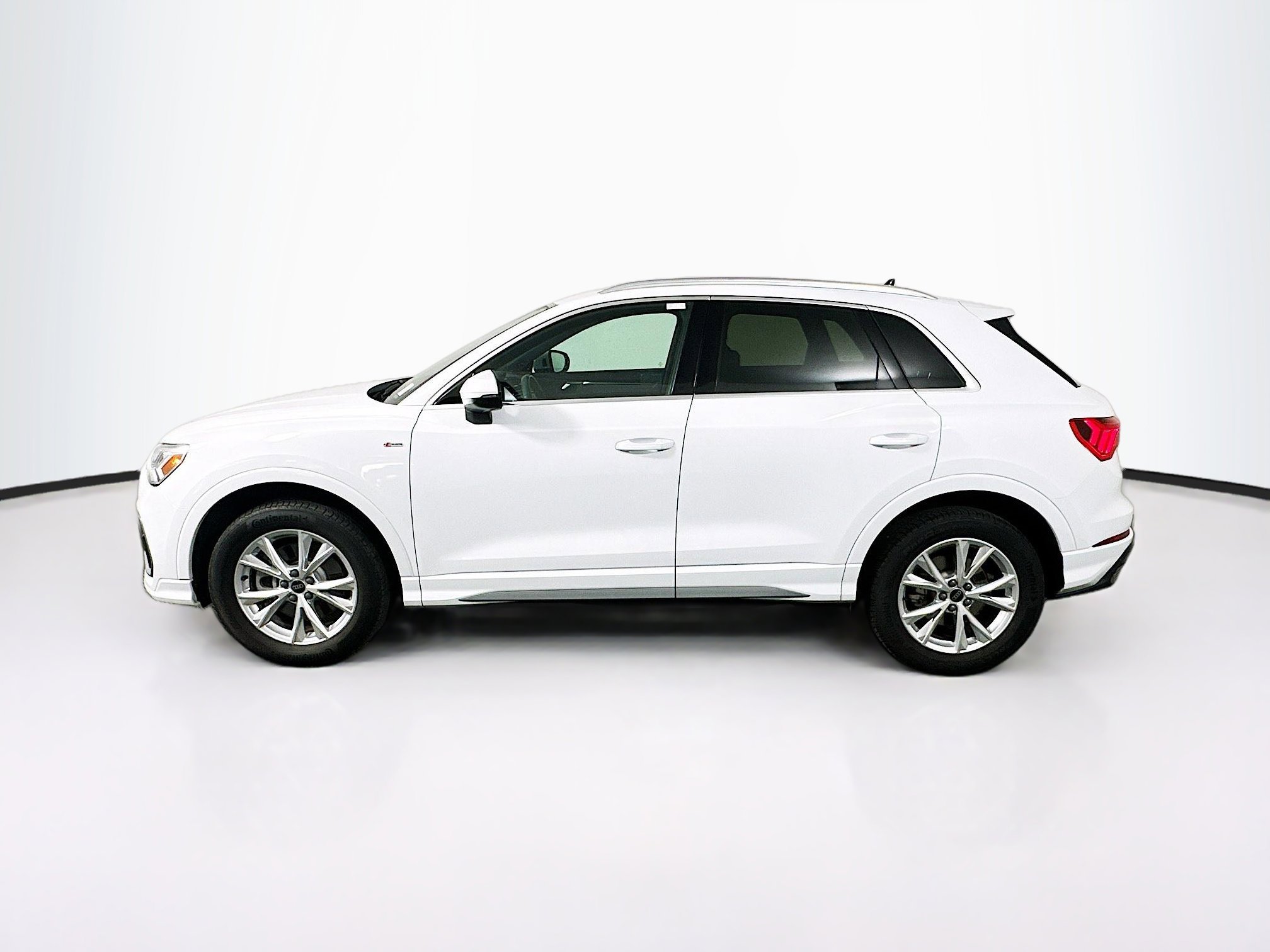 Used 2023 Audi Q3 2.0T Premium w/ Convenience Package AWD/4WD image 4