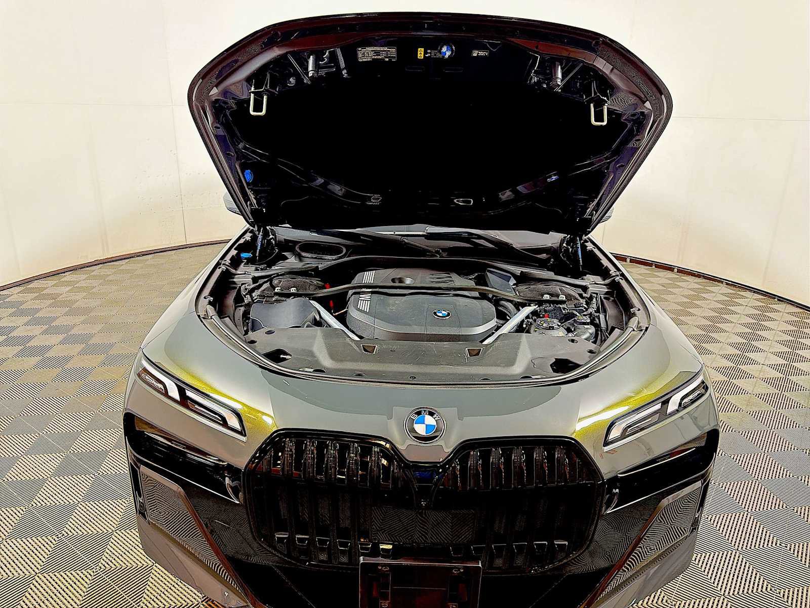 Certified 2023 BMW 740i w/ Parking Assistance Package RWD image 31