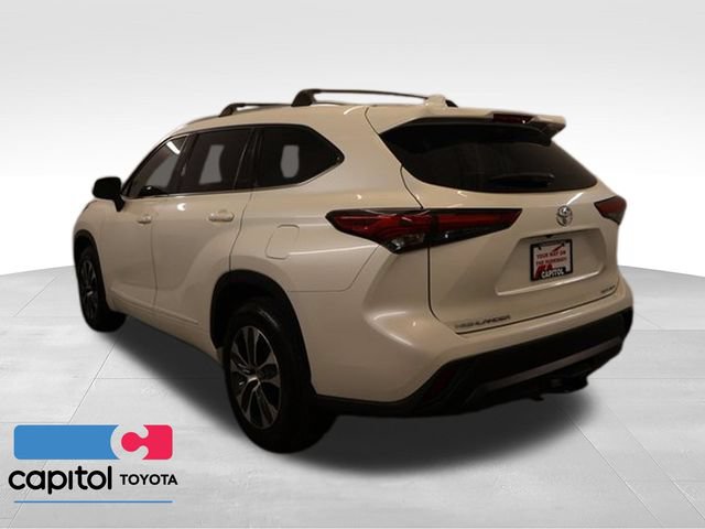 Certified 2021 Toyota Highlander XLE AWD/4WD image 5