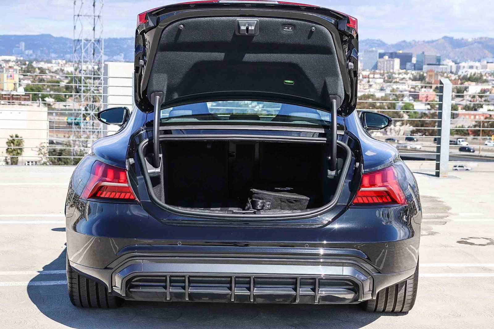 Used 2023 Audi e-tron GT Premium Plus AWD/4WD image 38