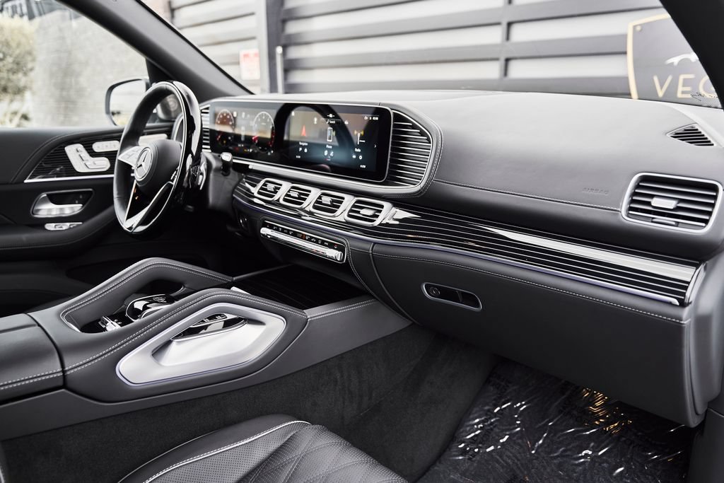 Used 2026 Mercedes-Benz Maybach GLS 600 4MATIC image 39