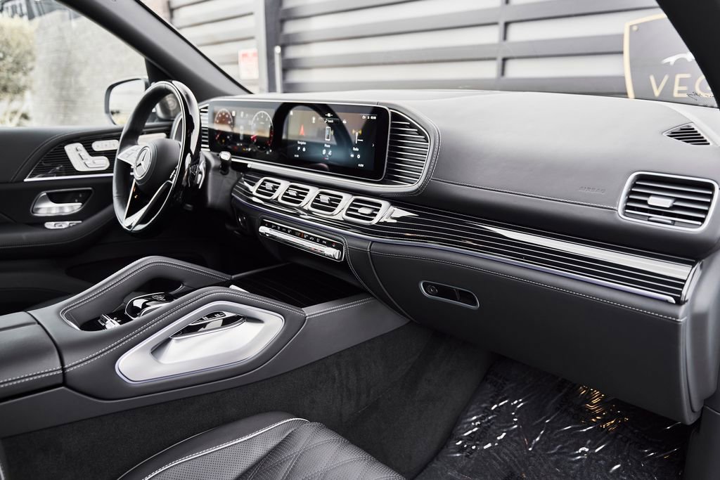 Used 2026 Mercedes-Benz Maybach GLS 600 4MATIC image 39