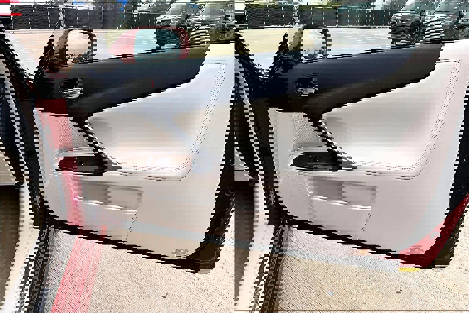 Used 2014 Lexus IS 250C RWD image 22